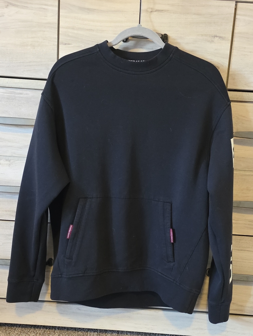 Under Armour Men's Black Crewneck Sweatshirt